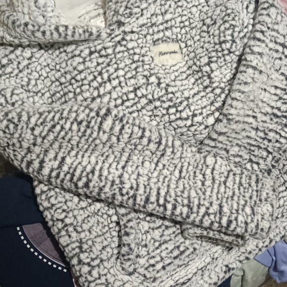 Girls Abercrombie wool hoodie - Picture 3 of 3